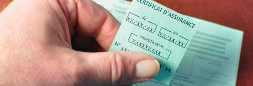 quelles-sont-les-differences-entre-une-attestation-papier-et-l-attestation-numerique-pour-l-assurance-auto